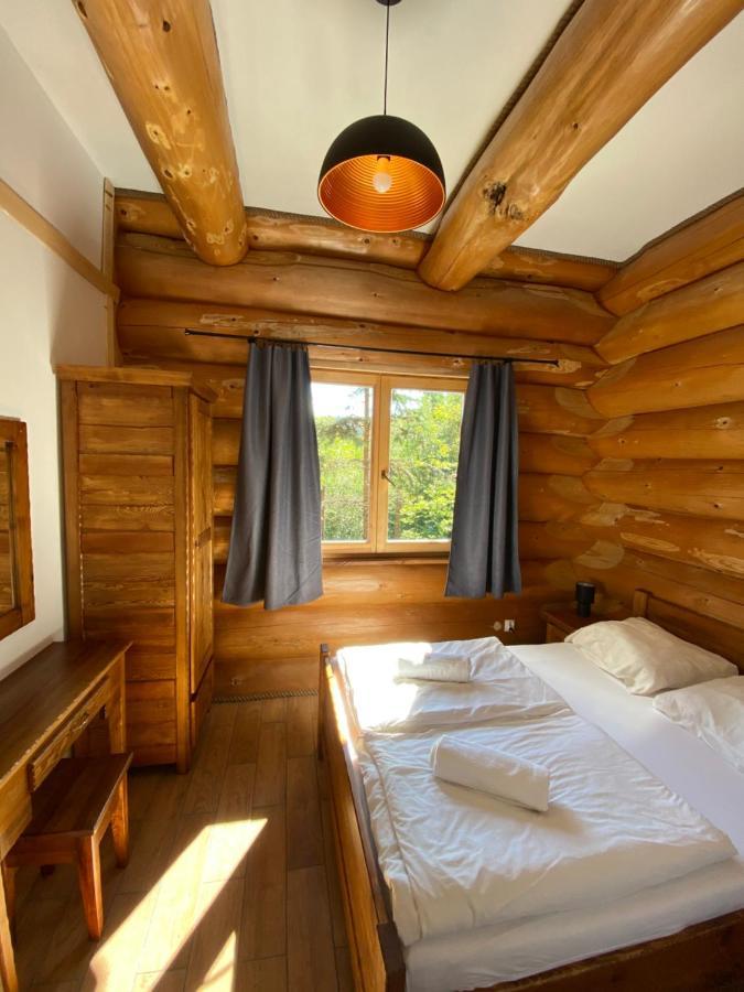 Jedlina - Naturalny Dom Z Bali Jodlowych Cisna Exterior photo